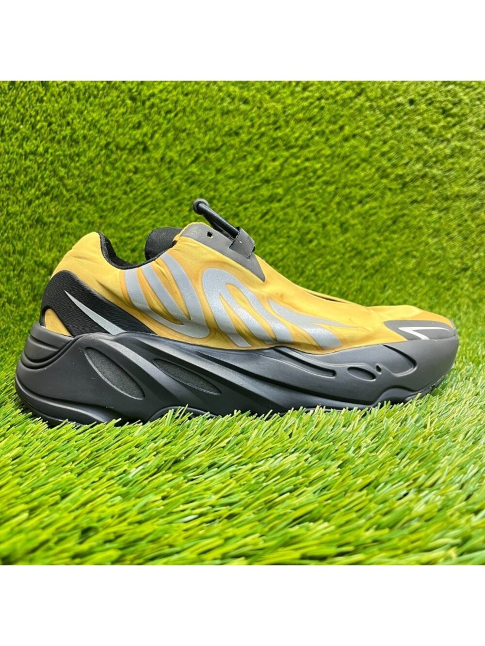 Adidas Yeezy Boost 700 MNVN Boys Size 6Y Yellow Black Running Shoes Sneakers